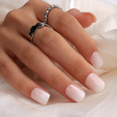 Solar Nails White Tip – Elegant Long-Lasting French Look 2025
